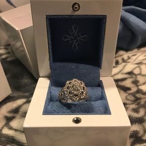 Vera Wang 14k White Gold 1c diamond flower ring